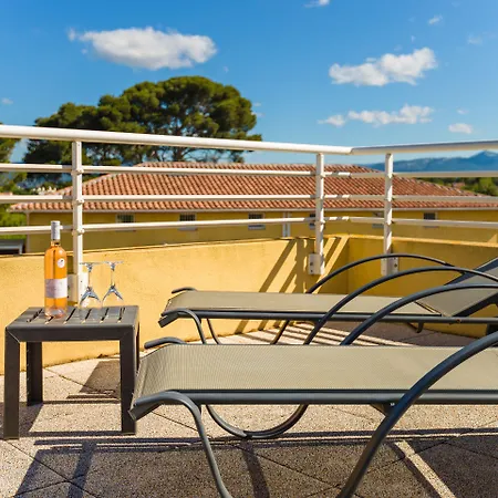 Apartmanhotel Lagrange Les Terrasses Des Embiez 4*