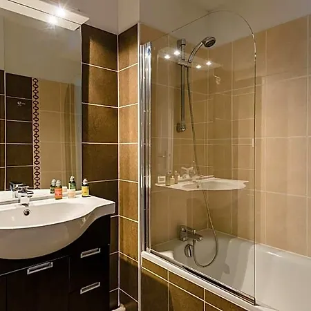 Lagrange Les Terrasses Des Embiez Aparthotel 4*